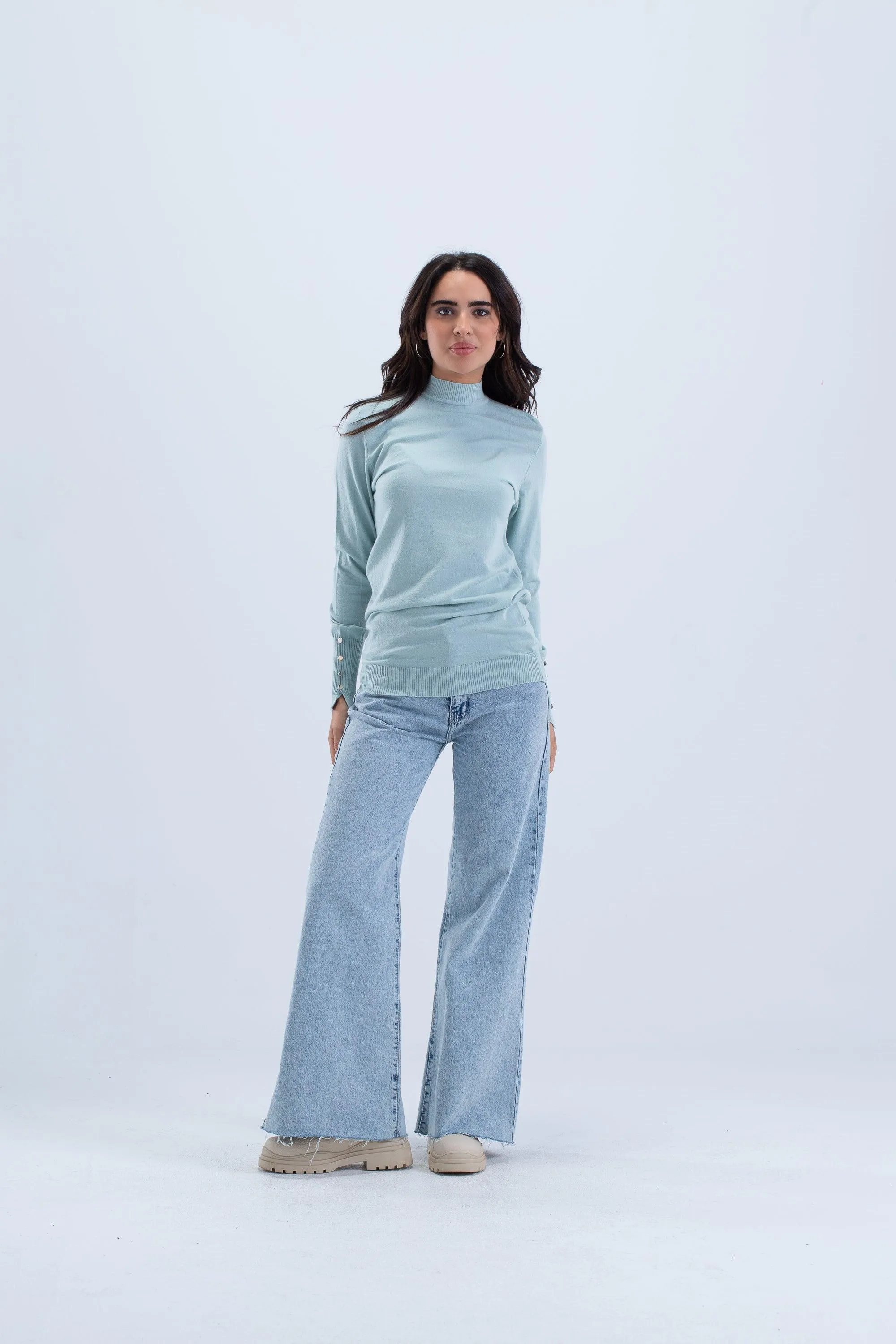 4 Buttoned Sleeves Pullover