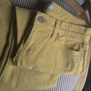 7 Seven for all Mankind Yellow Jeans Slim Straight