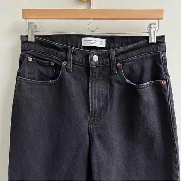 [abercrombie &amp; fitch] curve love mid rise 90s straight leg jean black 26/2