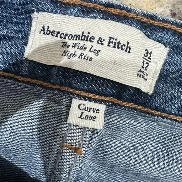 Abercrombie &amp; Fitch Lightweight Comfort Stretch  High Rise Wide Leg Jean Size 31