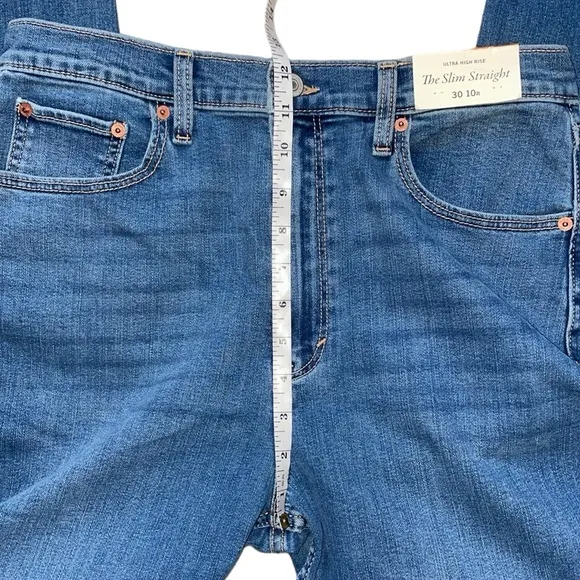 Abercrombie &amp; Fitch Ultra High Rise 90's Slim Straight Jeans, Size 30/10, NWT