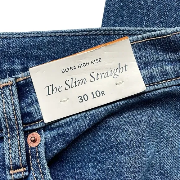 Abercrombie &amp; Fitch Ultra High Rise 90's Slim Straight Jeans, Size 30/10, NWT