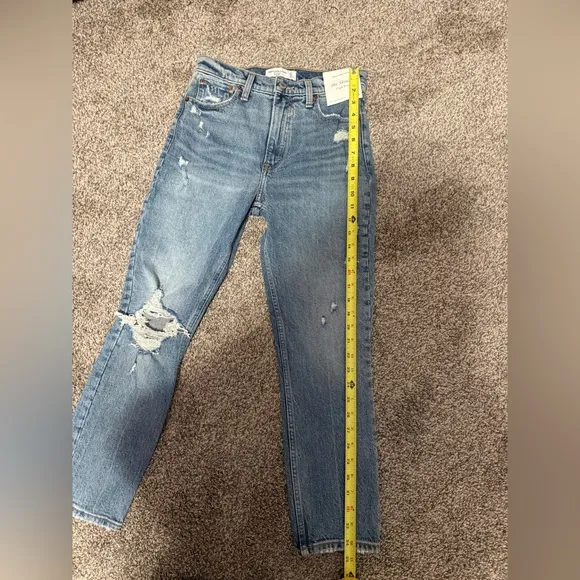 Abercrombie and Fitch The Skinny High Rise Distressed Denim Jeans Size 27/4s NWT