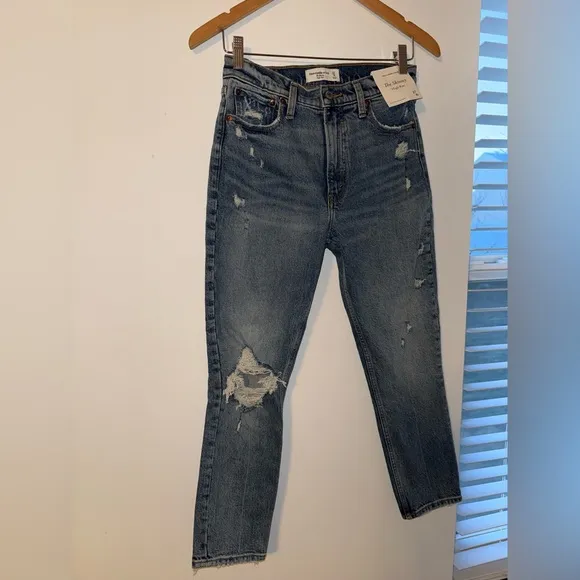 Abercrombie and Fitch The Skinny High Rise Distressed Denim Jeans Size 27/4s NWT