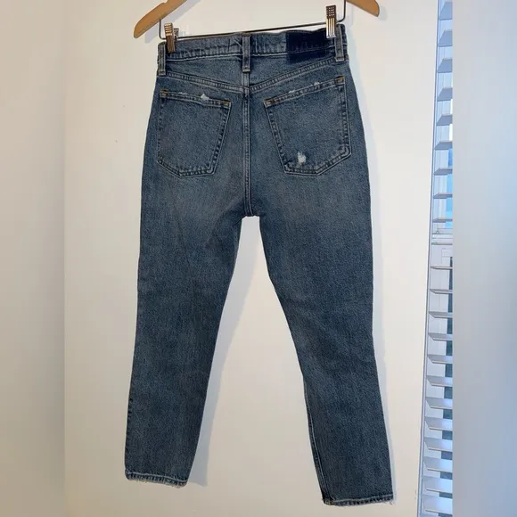 Abercrombie and Fitch The Skinny High Rise Distressed Denim Jeans Size 27/4s NWT