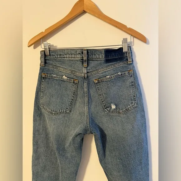 Abercrombie and Fitch The Skinny High Rise Distressed Denim Jeans Size 27/4s NWT