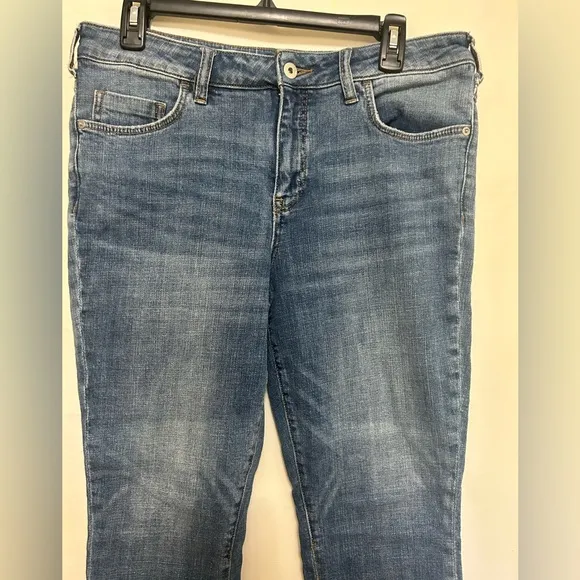 Anthropologie Pilcro and the Letterpress Flare Flounce Floral Hem Jeans Size 30‎