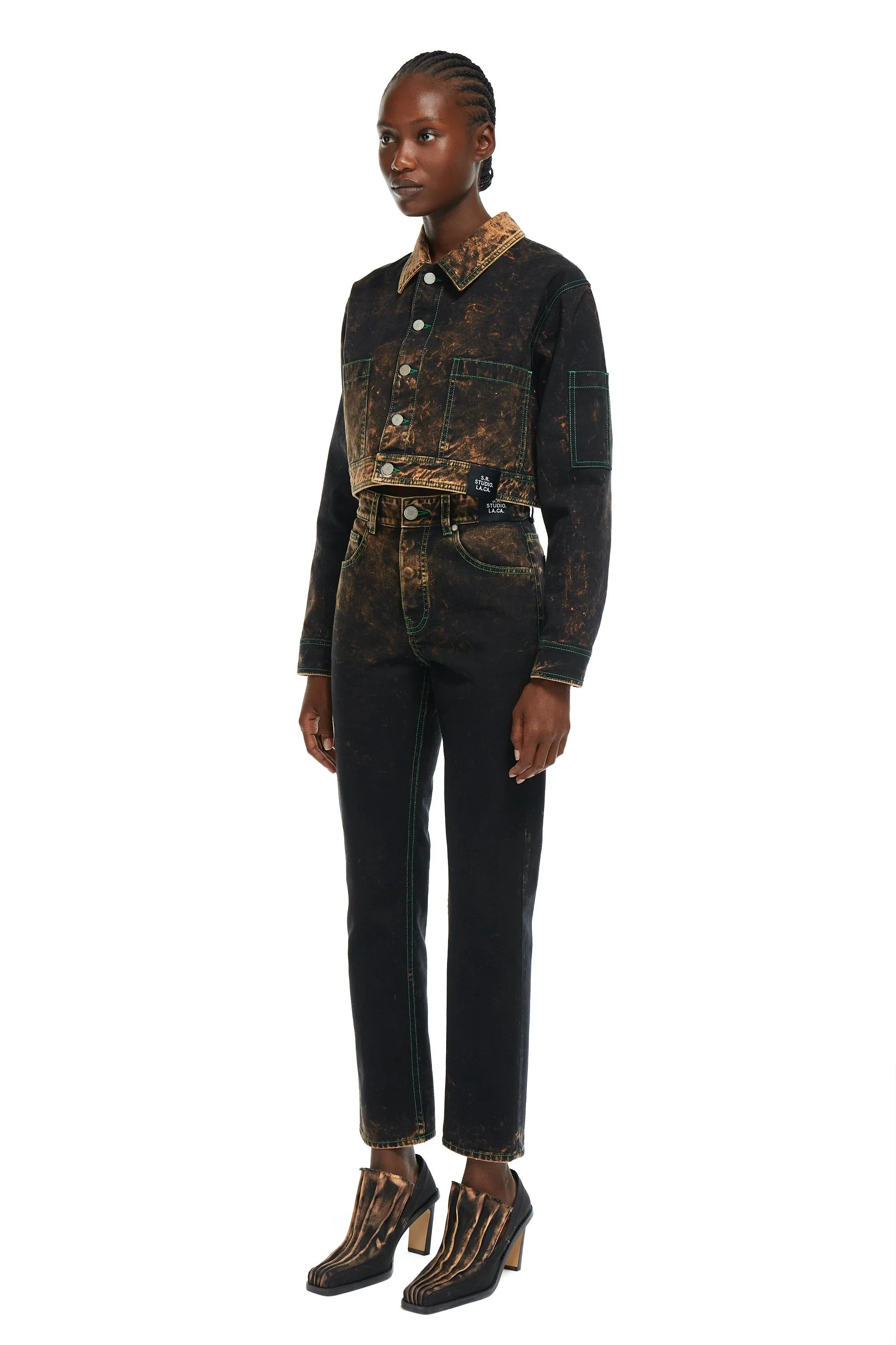 AP WOMEN'S C-JEAN WITH CONTRAST STITCHING AND IO WASH