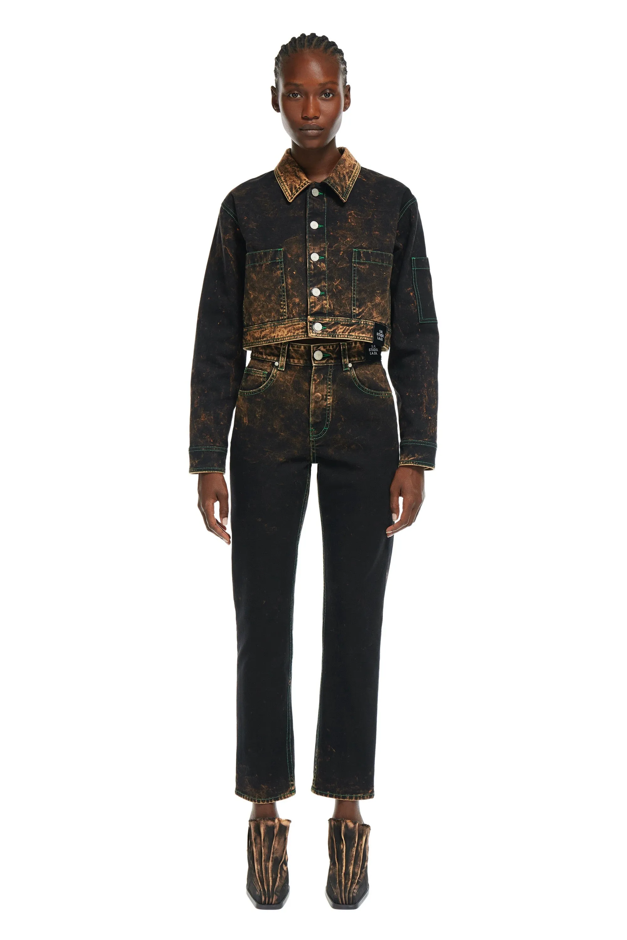 AP WOMEN'S C-JEAN WITH CONTRAST STITCHING AND IO WASH