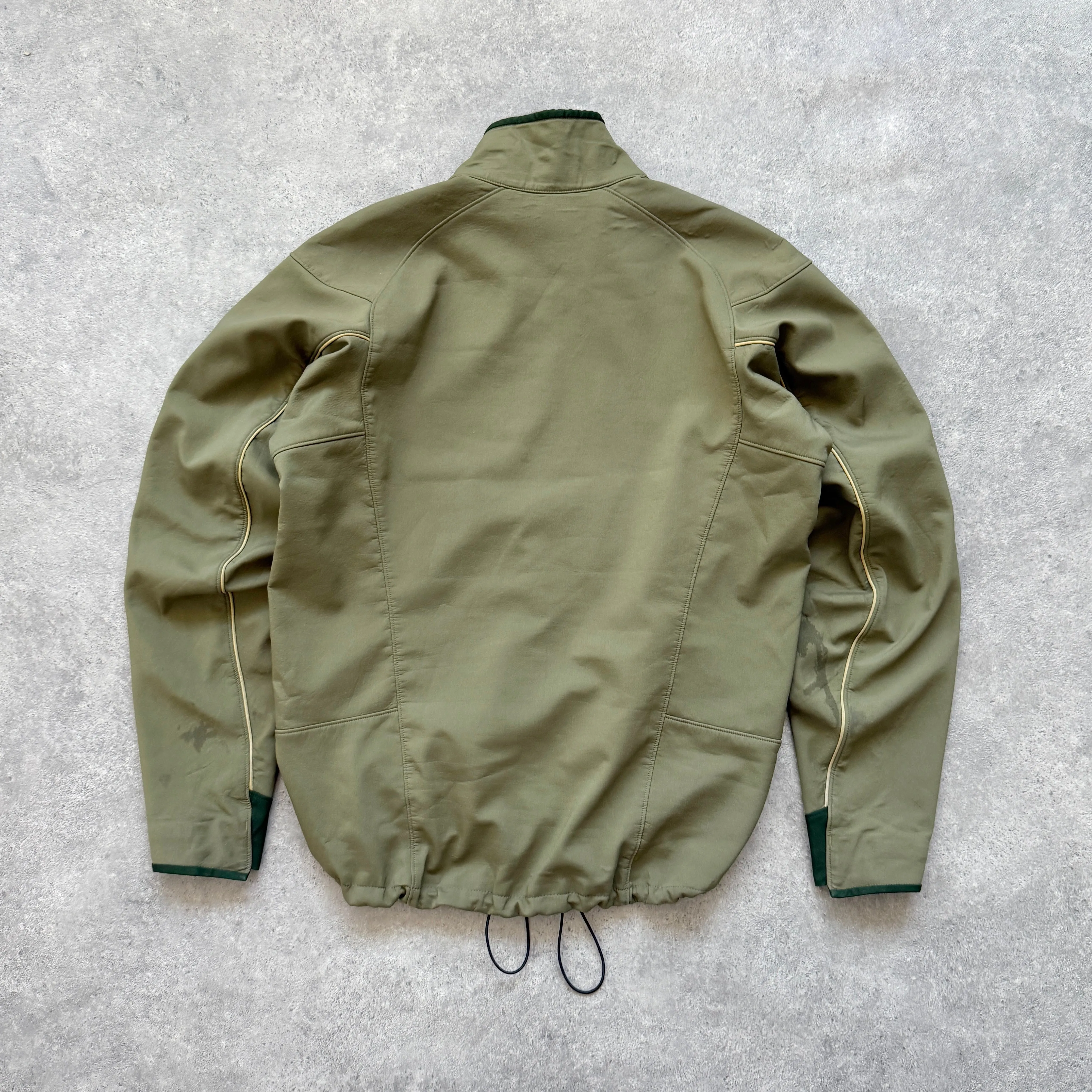Arc’teryx 2000s technical soft shell jacket (M)