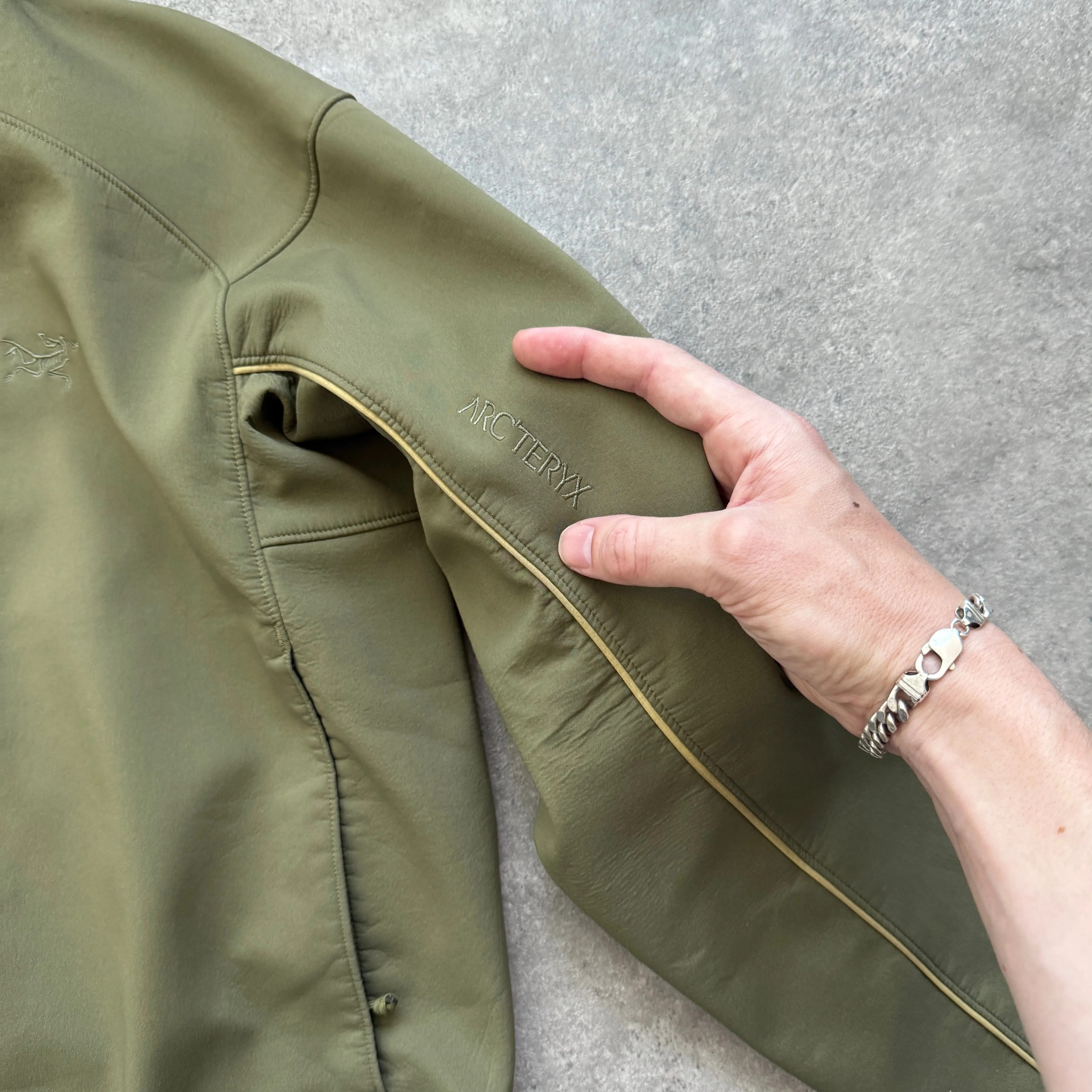 Arc’teryx 2000s technical soft shell jacket (M)