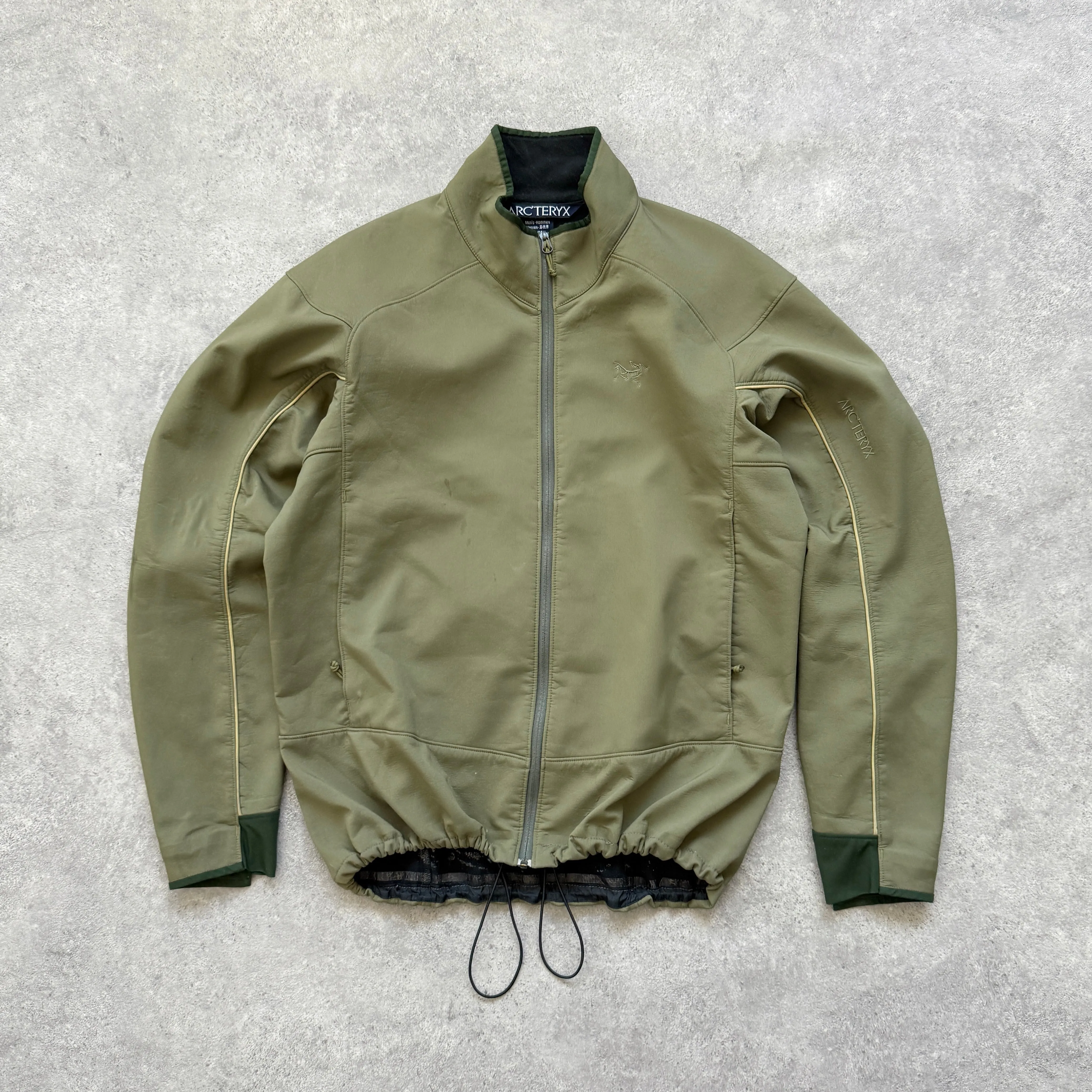 Arc’teryx 2000s technical soft shell jacket (M)