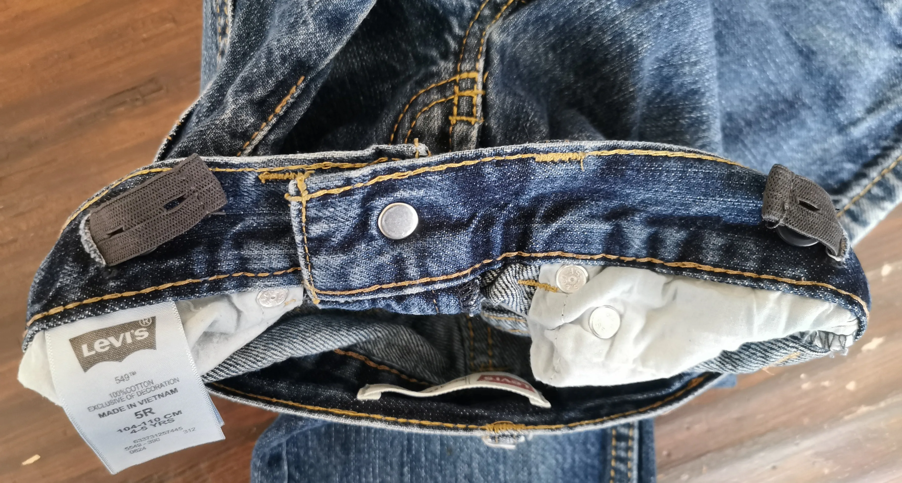 BOY SIZE 5 YEARS - LEVI'S, 549 Relaxed Fit, Distressed Jeans VGUC B48
