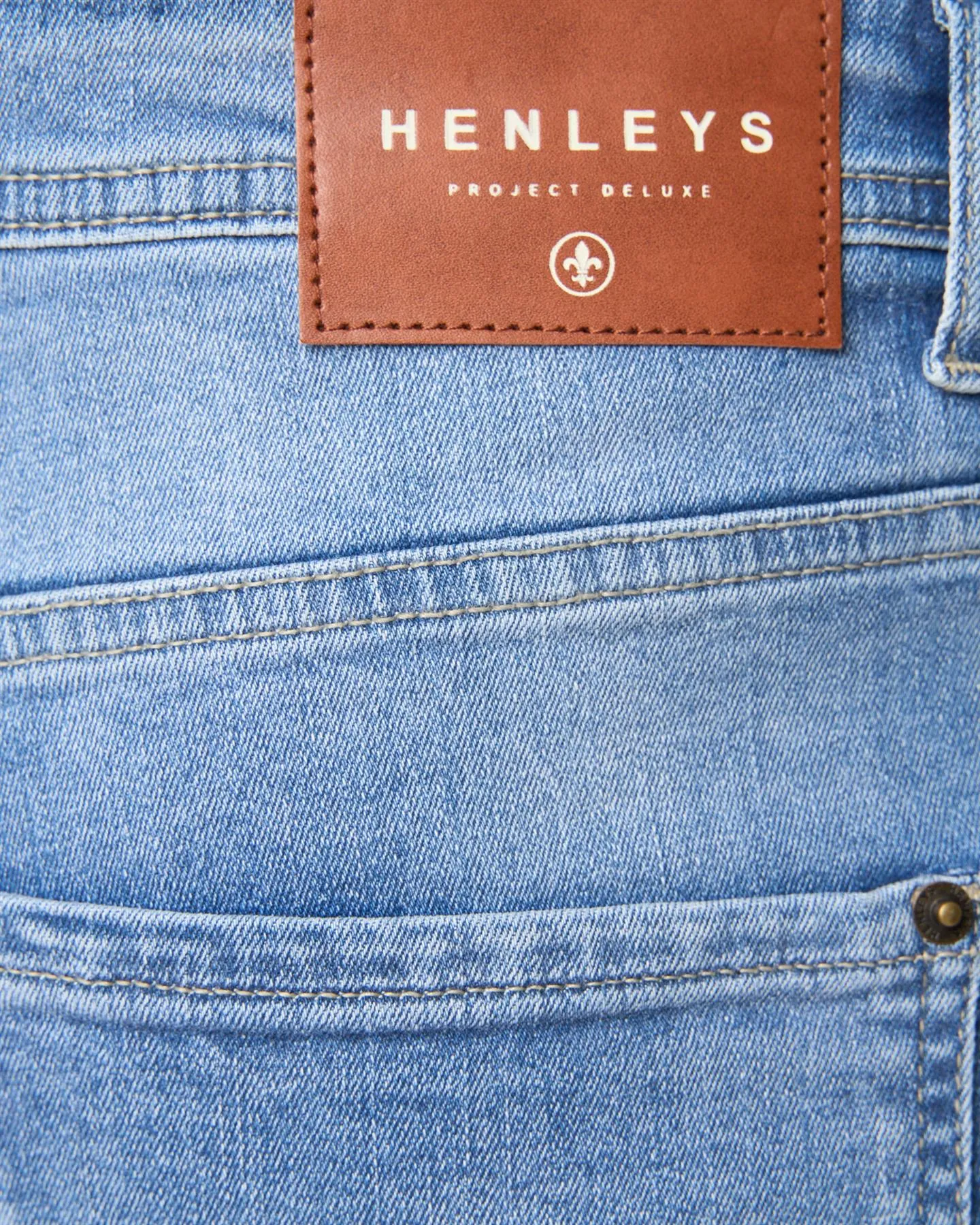 Breeze Straight Fit Jeans Light Wash