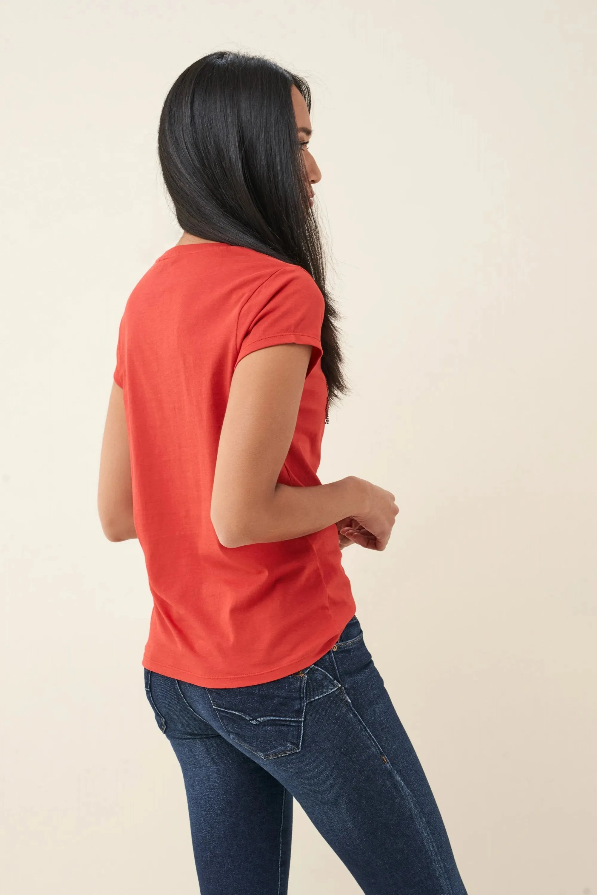 CAMISETA LOGO CON DETALLES PIEDRAS