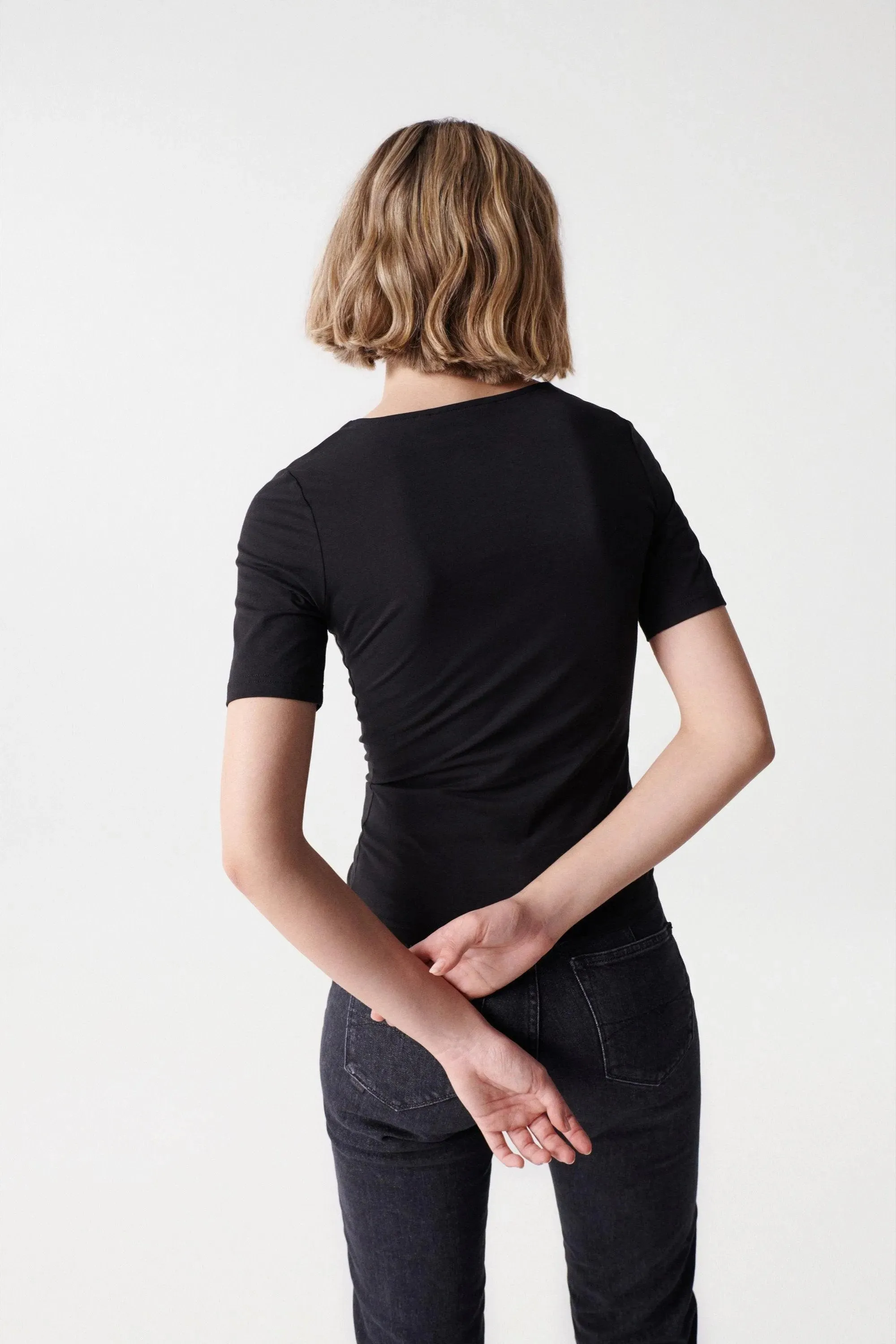 Camiseta Salsa Jeans de Mujer con Escote Asimétrico