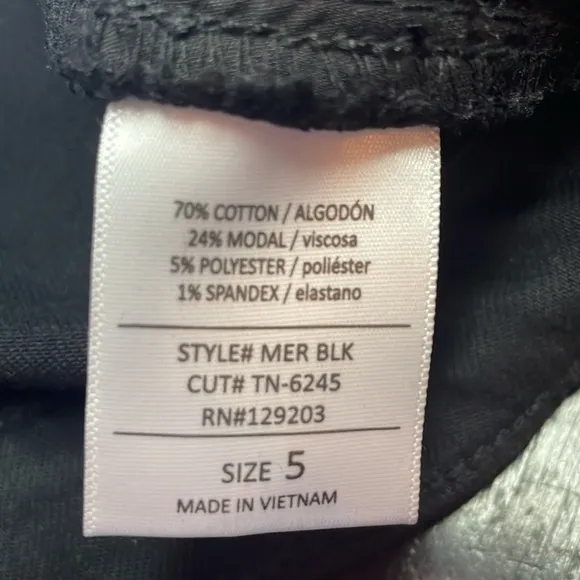 Carly Jean Los Angeles Mer ClassicHigh Rise Wide Leg Jeans, Black Size5/27