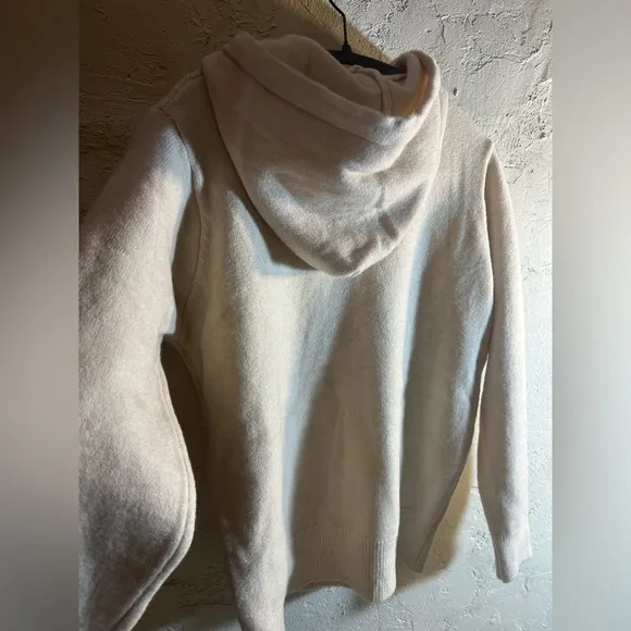 Cashmere NWT 100% Cream Sweater Hoodie: So nice. Amazing quality, textured front