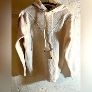 Cashmere NWT 100% Cream Sweater Hoodie: So nice. Amazing quality, textured front