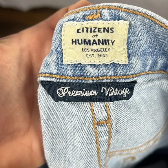 Citizens Of Humanity COH Emerson Petite Slim Boyfriend Jeans Premium Vintage.