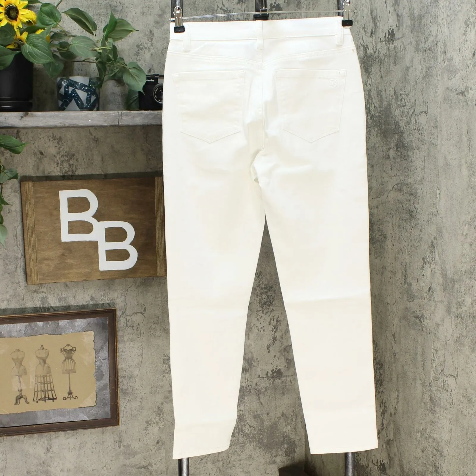 DG2 by Diane Gilman Virtual Stretch Beaded Side Stripe Jeans White 6