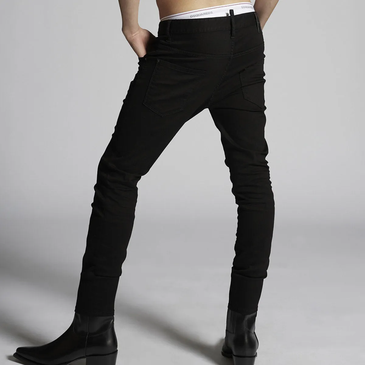 DSQUARED2 - Trash Bull Wash Super Twinky Jeans in Black