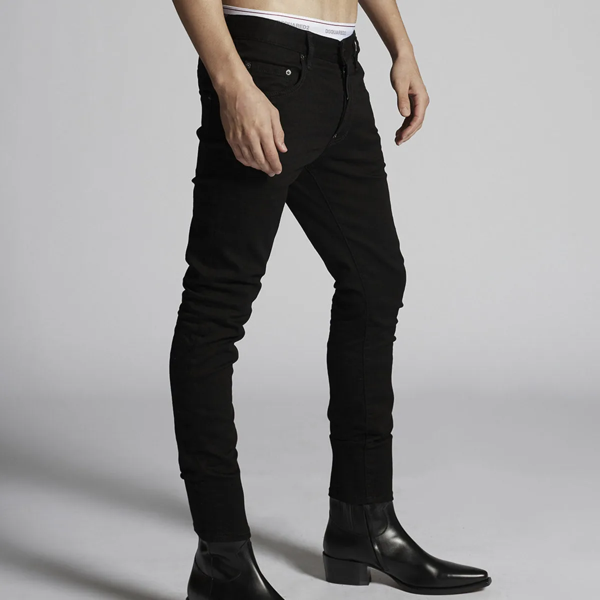 DSQUARED2 - Trash Bull Wash Super Twinky Jeans in Black