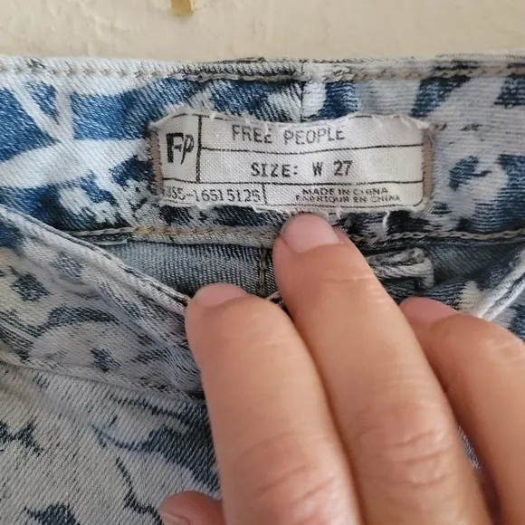 Free People, Hawaiian Floral Skinny Jeans,‎ Size 27