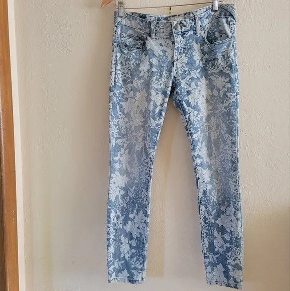 Free People, Hawaiian Floral Skinny Jeans,‎ Size 27