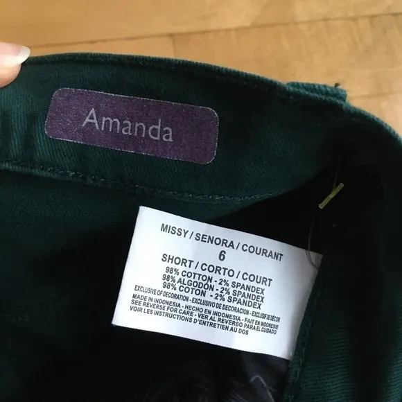 Gloria Vanderbilt Amanda Mid-rise, Straight Leg Zip Fly Jeans, Short, Size 6