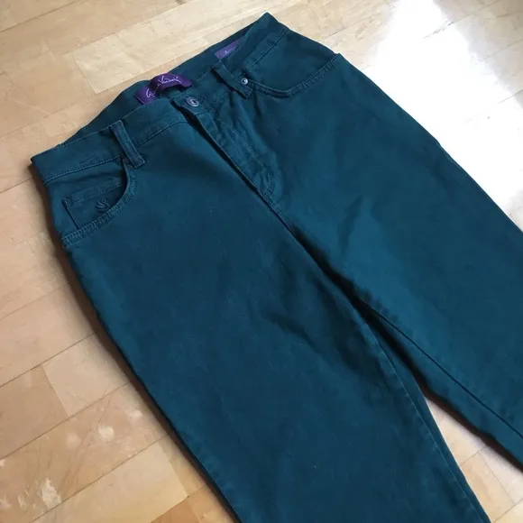 Gloria Vanderbilt Amanda Mid-rise, Straight Leg Zip Fly Jeans, Short, Size 6