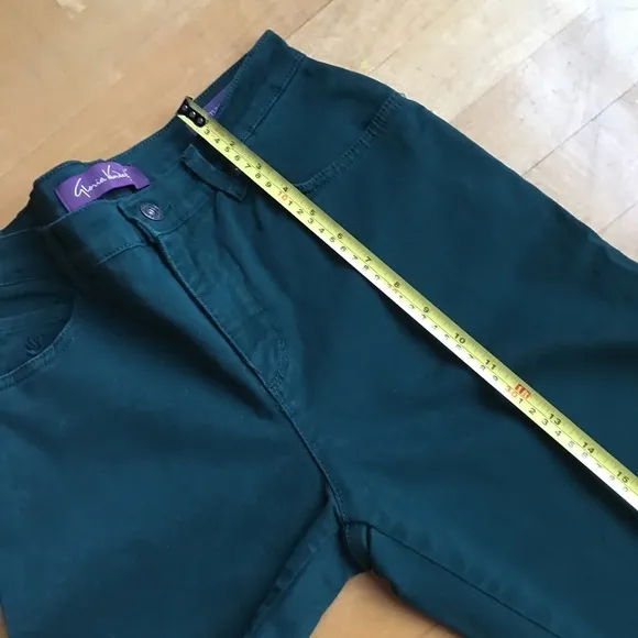Gloria Vanderbilt Amanda Mid-rise, Straight Leg Zip Fly Jeans, Short, Size 6