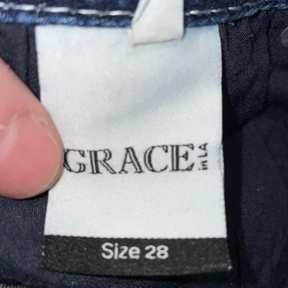 Grace in LA Easy Fit Jeans with Embroidered Pockets and belt loops.  Size 28