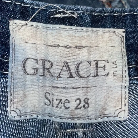Grace in LA Easy Fit Jeans with Embroidered Pockets and belt loops.  Size 28