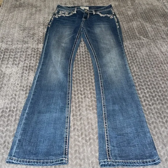 Grace in LA Easy Fit Jeans with Embroidered Pockets and belt loops.  Size 28