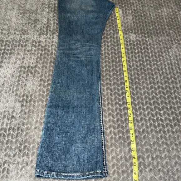 Grace in LA Easy Fit Jeans with Embroidered Pockets and belt loops.  Size 28