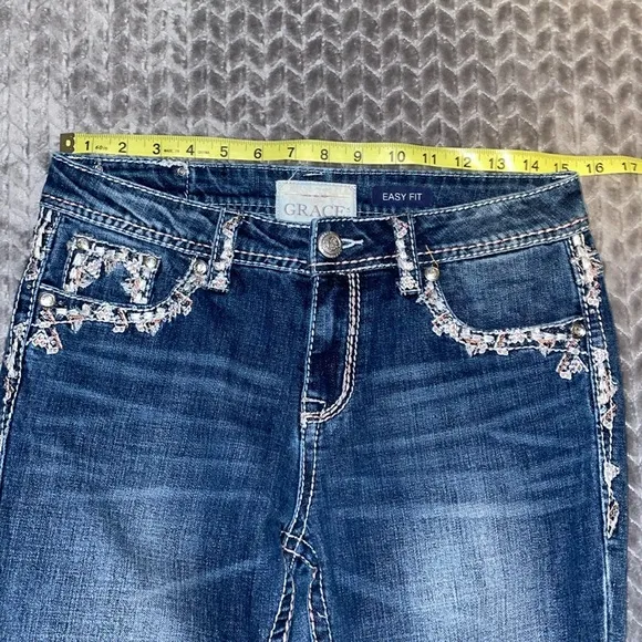 Grace in LA Easy Fit Jeans with Embroidered Pockets and belt loops.  Size 28