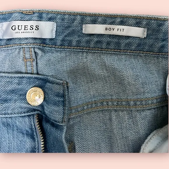 GUESS DISTRESSED BOY FIT JEANS
