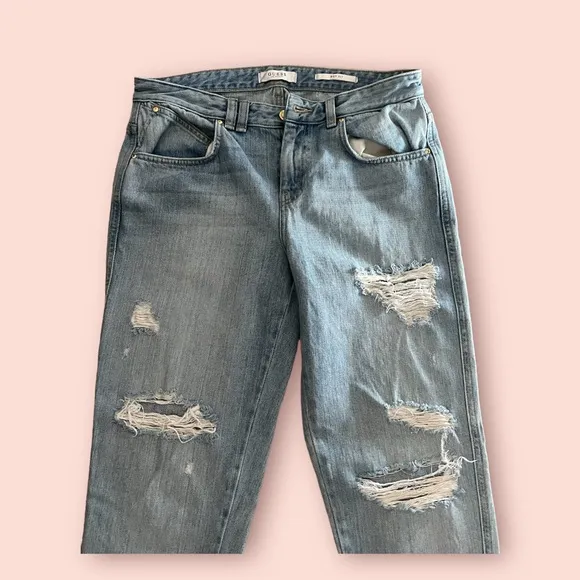 GUESS DISTRESSED BOY FIT JEANS