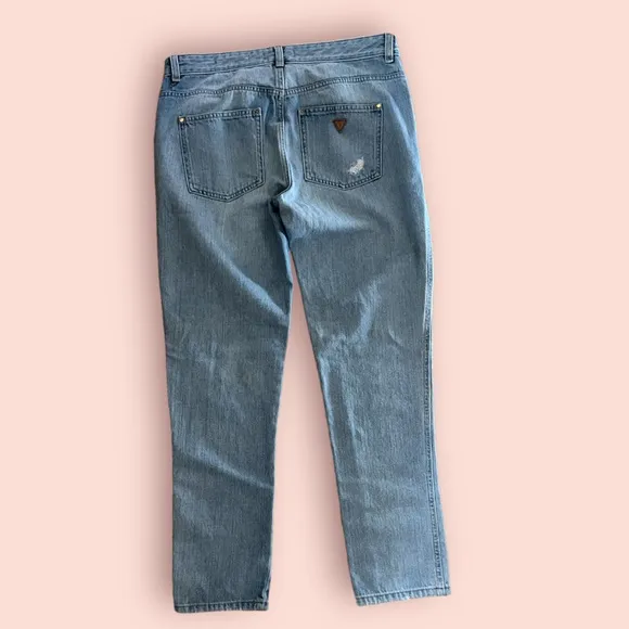 GUESS DISTRESSED BOY FIT JEANS