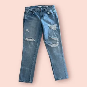 GUESS DISTRESSED BOY FIT JEANS