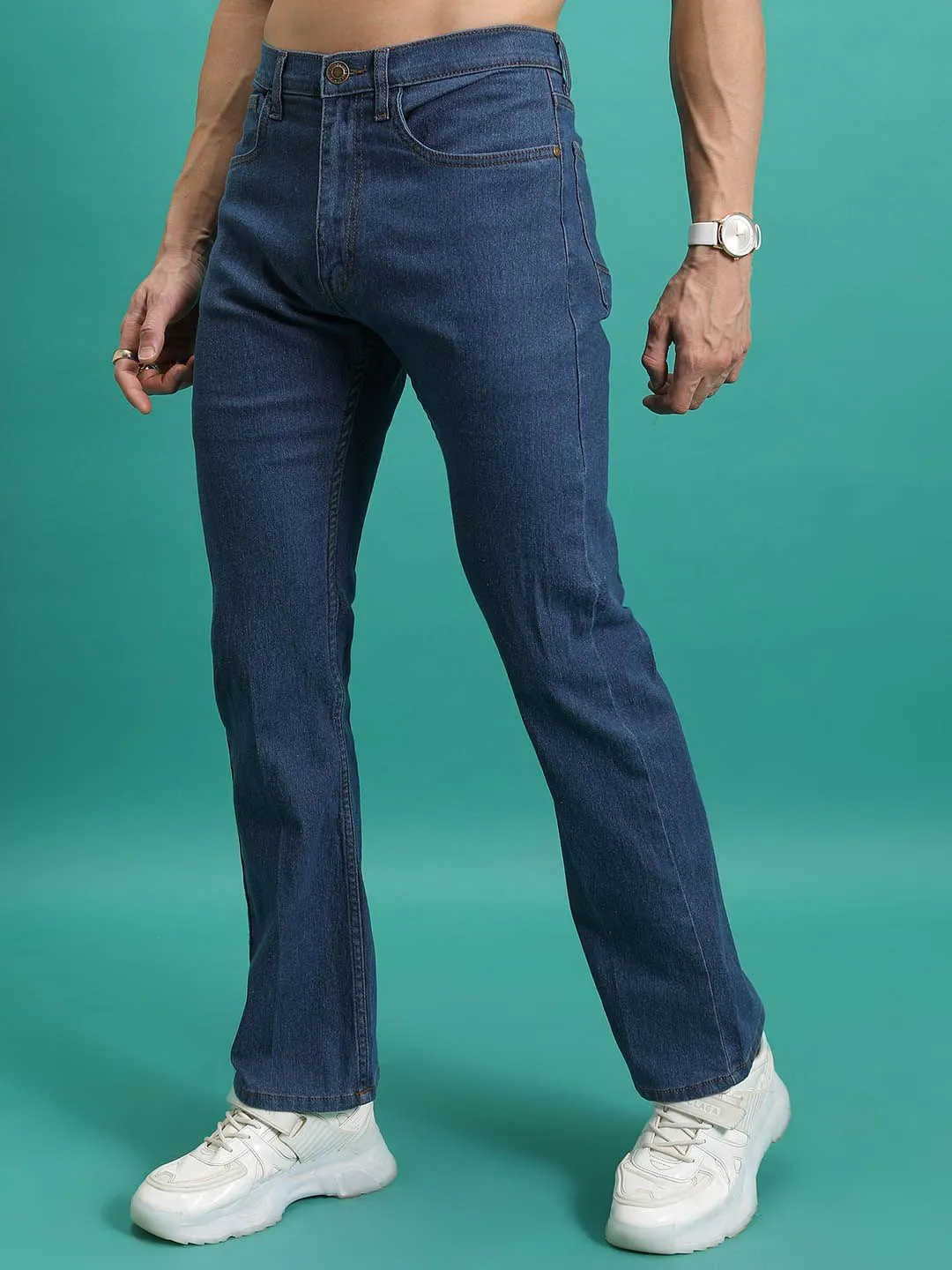 HIGHLANDER Men Bootcut Mid-Rise Clean Look Stretchable Jeans