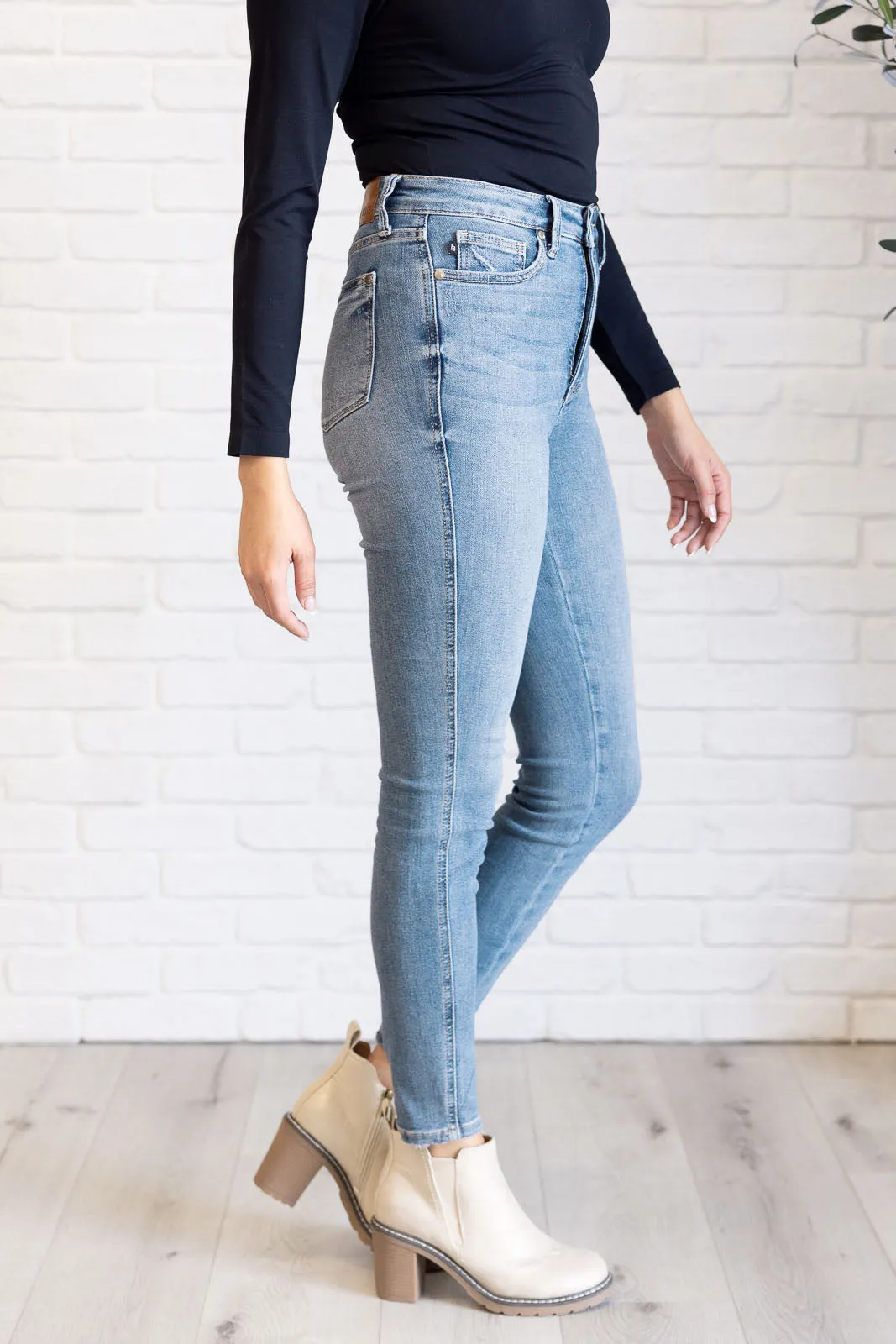 JUDY BLUE Justine High Rise Contrast Wash Skinny Jeans *TUMMY CONTROL*