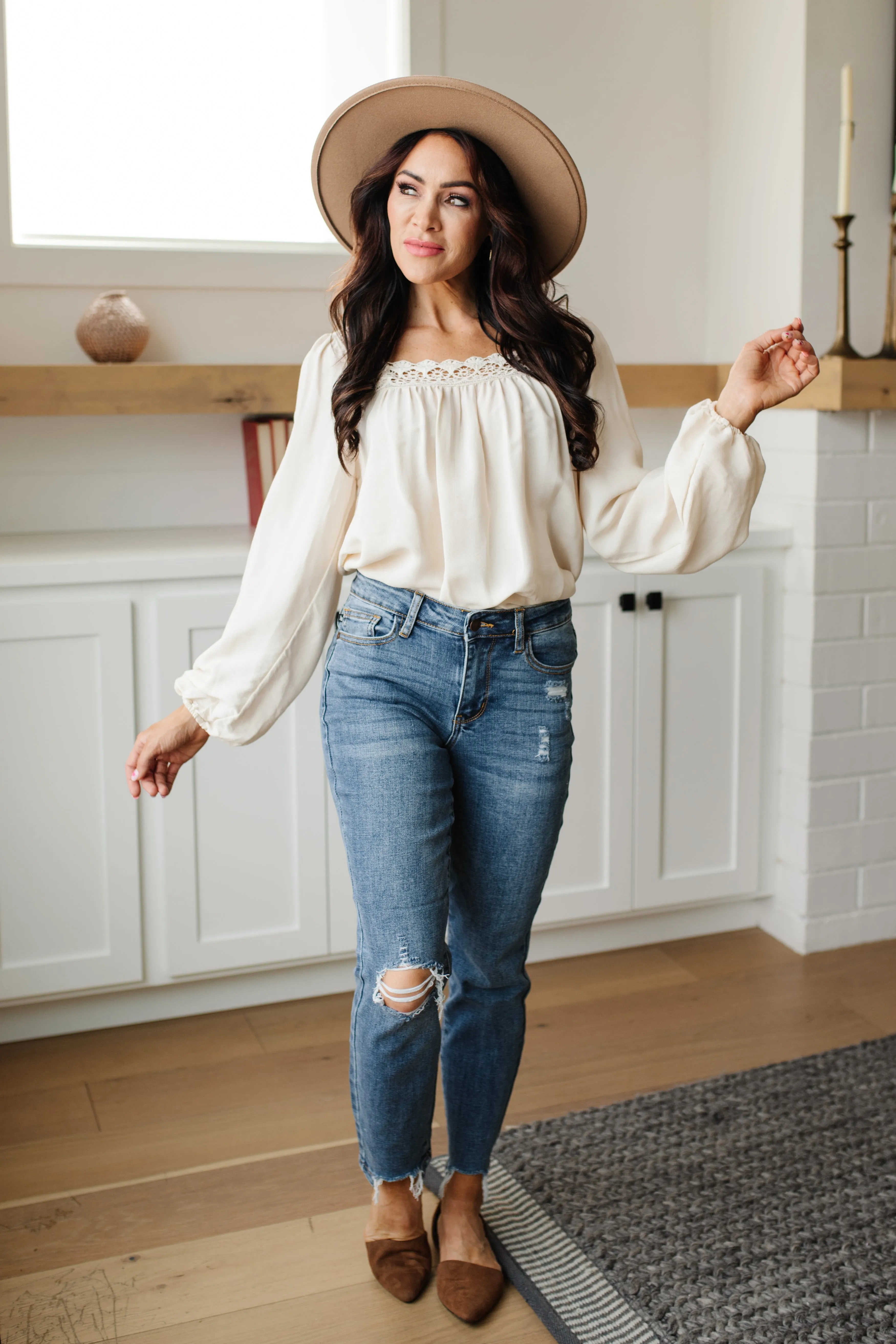 JUDY BLUE Midrise Destructed Hem Slim Fit