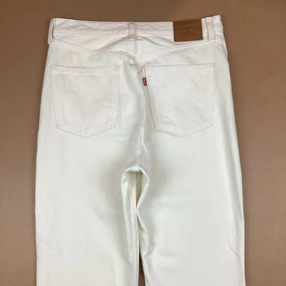 LEVI 70s Aritzia Premium High Slim Straight Jeans White