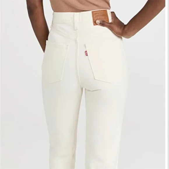 LEVI 70s Aritzia Premium High Slim Straight Jeans White