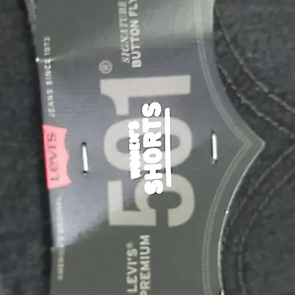 LEVIS 501 short jeans pants size 28 nwt