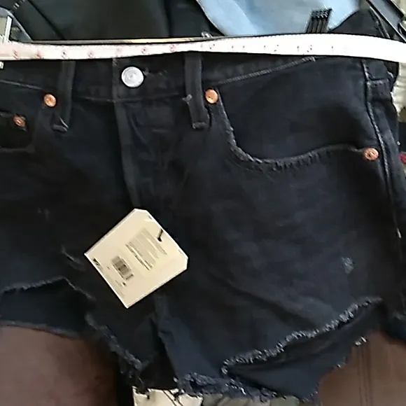 LEVIS 501 short jeans pants size 28 nwt