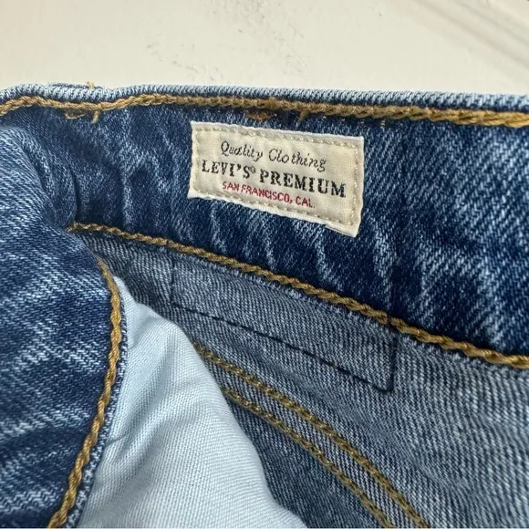 Levi’s Premium 70s High Flare Wide Leg Jeans in Sonoma Walks size 29