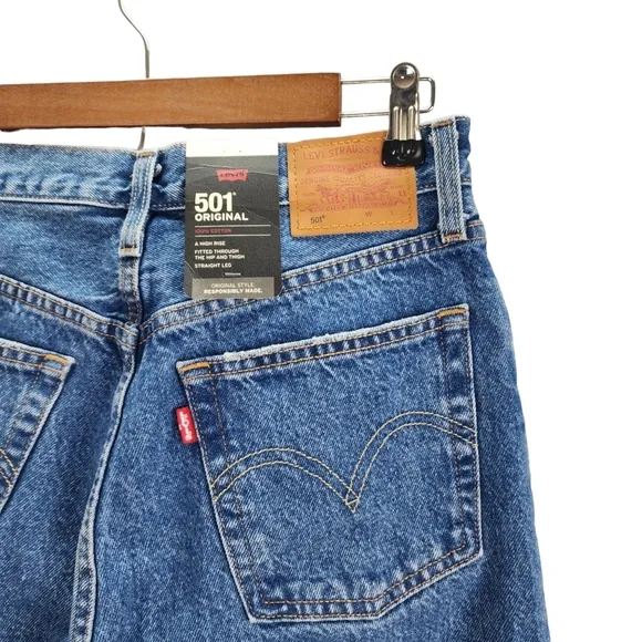 Levi's Premium Distressed 501 Button Fly Jeans 26 NWT